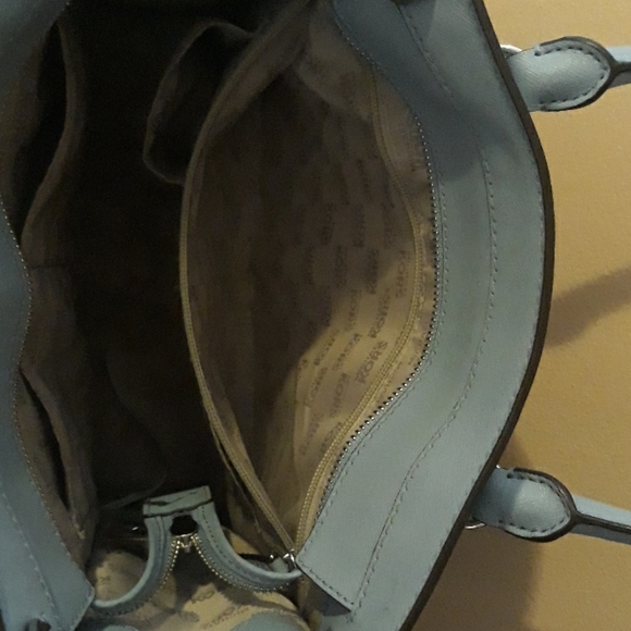 Womens Handbag - Picture 4 of 5